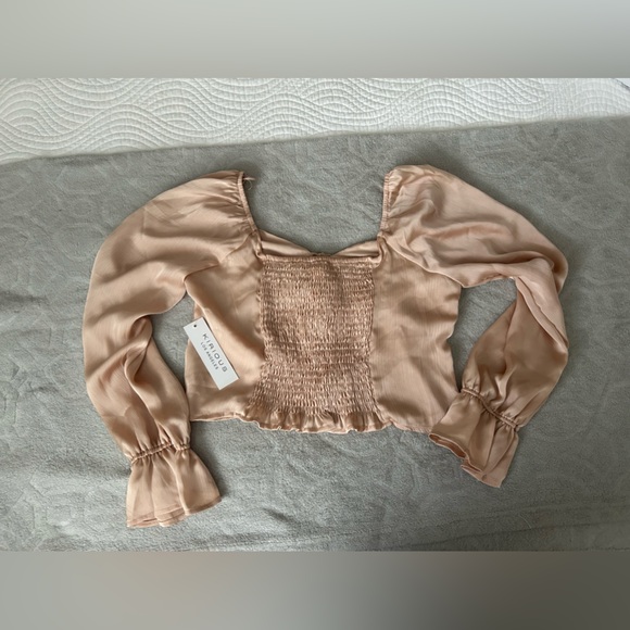 Kirious • Cropped Long Sleeve Blouse NWT - Picture 2 of 4